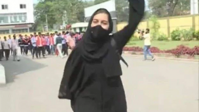 Photo of جنونی ہندوئوں کے سامنے نعرہ تکبیر بلند کرنے والی لڑکی کیلئے انعام کا اعلان
